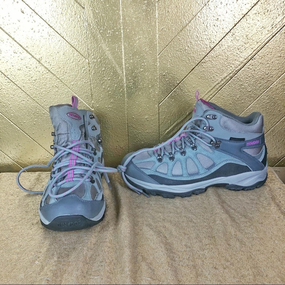 NWOT Nevados hiking boots